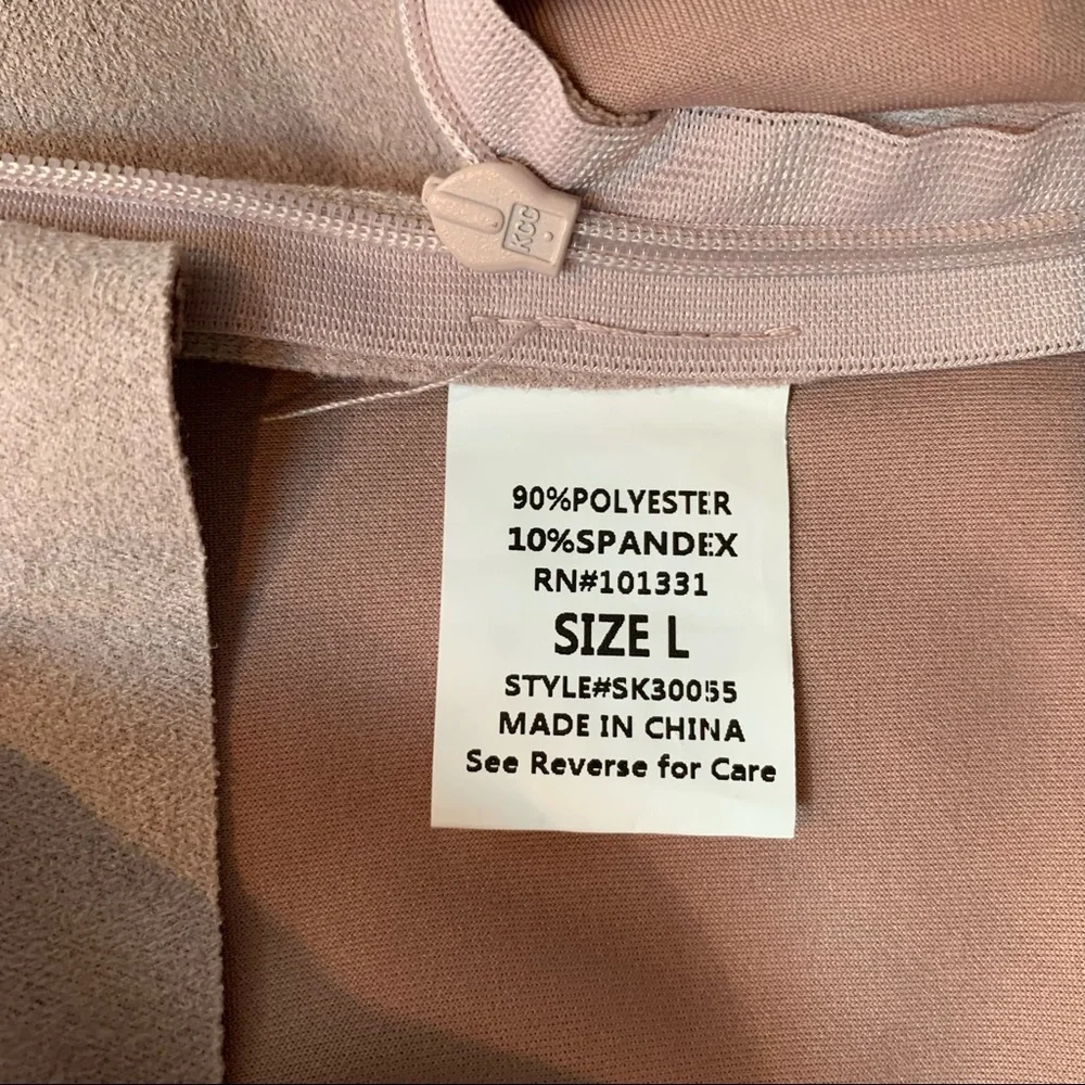 Charlotte Russe stretchy faux suede beige blush skort Size Large